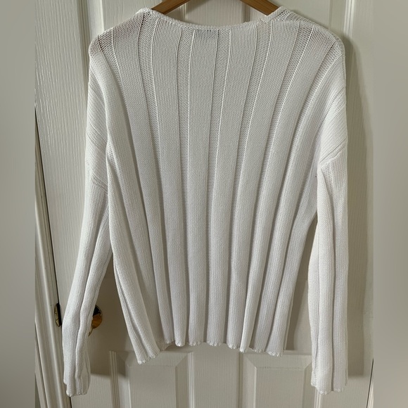 Kinross 🤍 cozy and chic white v-neck sweater, like new condition! Size: M - Picture 9 of 10
